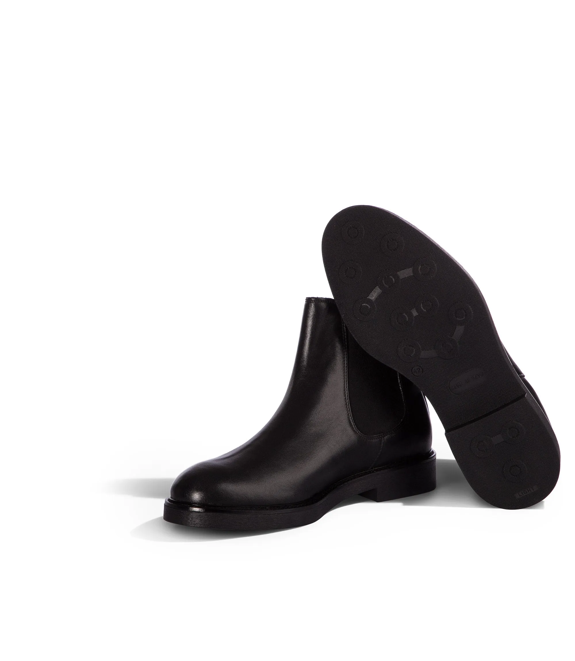 Black leather Chelsea boots
