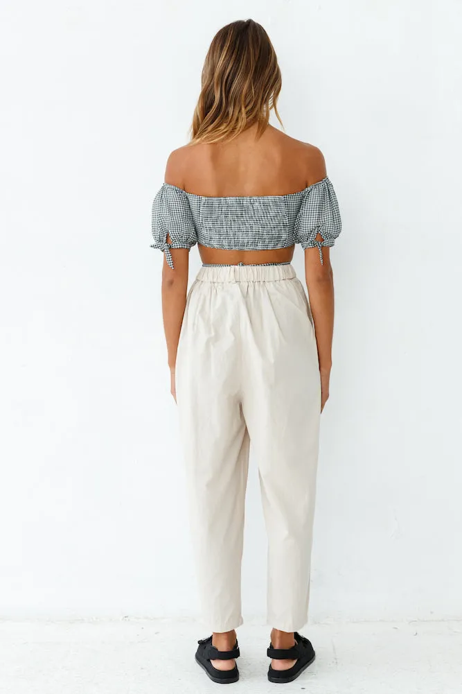 HELLO MOLLY Scene Stealer Crop Black