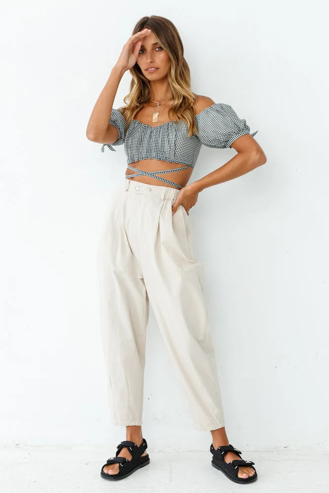 HELLO MOLLY Scene Stealer Crop Black