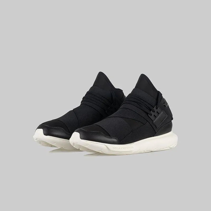 Qasa - Black